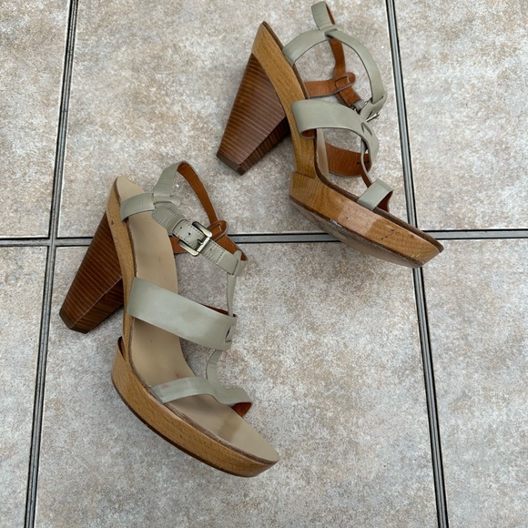 Givenchy Platform Leather Sandals - Picture 10 of 16